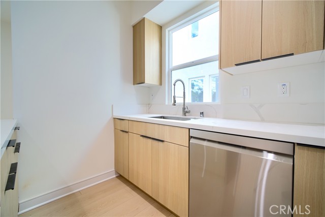 Detail Gallery Image 7 of 18 For 259 S Avenue 54 #1/2,  Los Angeles,  CA 90042 - 4 Beds | 4 Baths