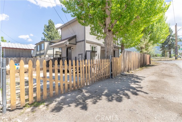 2100 1st Lane, Big Bear City CA: https://media.crmls.org/medias/c36aa474-f83d-4ed0-8055-af0e7c07058c.jpg