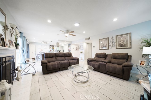 Detail Gallery Image 12 of 48 For 14215 Canterbury Dr, Victorville,  CA 92395 - 3 Beds | 2 Baths