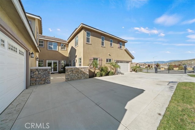 Detail Gallery Image 7 of 61 For 3094 Crystal Ridge Ln, Colton,  CA 92324 - 5 Beds | 5/1 Baths