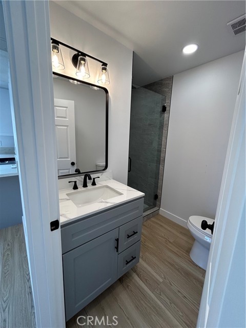 2033 W Burnett Street, Long Beach CA: https://media.crmls.org/medias/c36b9652-8a18-441b-b461-820a27e3299e.jpg