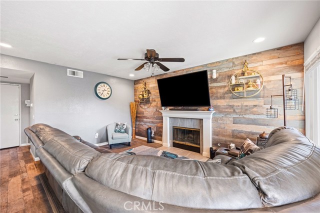 Detail Gallery Image 14 of 24 For 1115 W Victoria St, Rialto,  CA 92376 - 4 Beds | 2/1 Baths