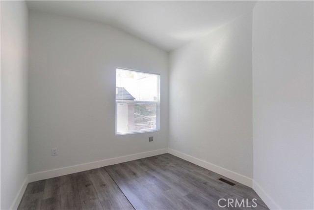 Detail Gallery Image 17 of 22 For 17457 Ranspot, Lake Elsinore,  CA 92530 - 3 Beds | 2 Baths