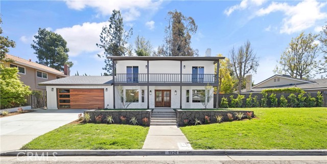 1924 Smokewood Avenue, Fullerton CA: https://media.crmls.org/medias/c36ce1b2-1b58-483c-a85e-93f720ada002.jpg