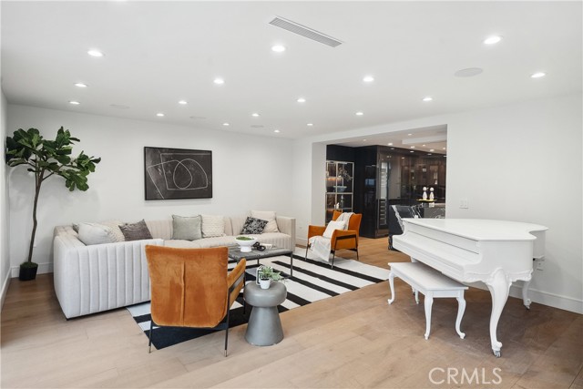 Detail Gallery Image 17 of 53 For 4001 Coldstream, Tarzana,  CA 91356 - 6 Beds | 6/1 Baths