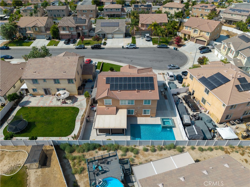 https://media.crmls.org/medias/c36dad5d-7a15-41c7-9e95-59f030bf7ea8.jpg?preset=X-Large