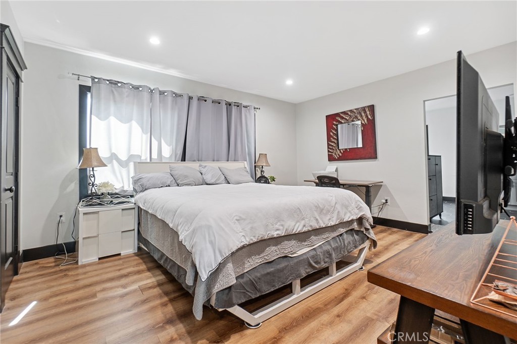 MLS #OC25176241 image #21