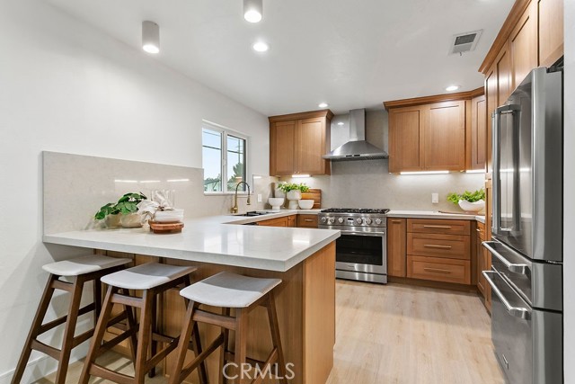 Detail Gallery Image 10 of 45 For 6091 Navajo, Westminster,  CA 92683 - 6 Beds | 5 Baths