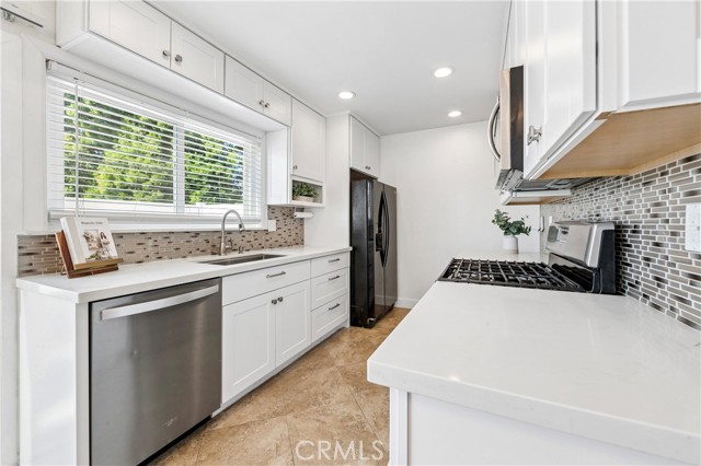 Detail Gallery Image 7 of 41 For 17653 Brittany Lane #91,  Huntington Beach,  CA 92647 - 3 Beds | 1/1 Baths