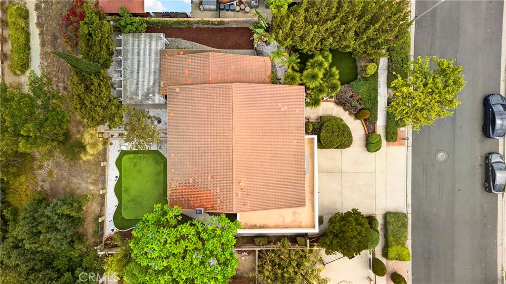 https://media.crmls.org/medias/c36f012b-0745-4c0b-bb3a-9e61ef46c80f.jpg?preset=X-Large