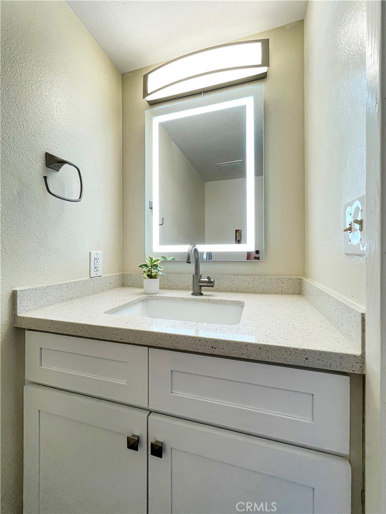 https://media.crmls.org/medias/c370549f-1900-47ec-a556-c49943d40222.jpg?preset=X-Large