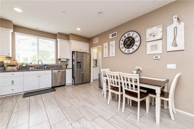 Detail Gallery Image 7 of 29 For 12440 Constellation St, Corona,  CA 91752 - 2 Beds | 2/1 Baths