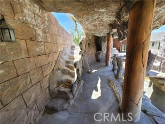 https://media.crmls.org/medias/c370faab-d9db-443c-9ddd-147feb9aba4d.jpg?preset=X-Large