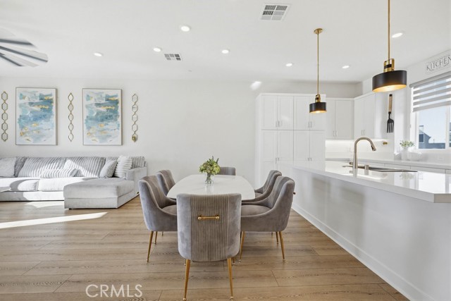 Detail Gallery Image 9 of 29 For 104 Restore, Irvine,  CA 92618 - 2 Beds | 2/1 Baths