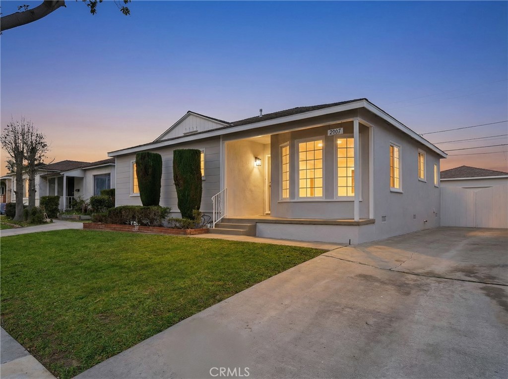 2917 Del Amo Boulevard