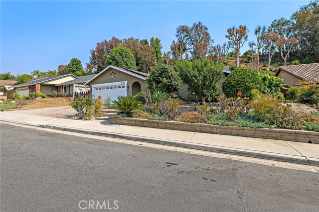 26762 Via Zaragosa, Mission Viejo CA: https://media.crmls.org/medias/c3729a49-0692-47dd-a508-c44982e794a4.jpg