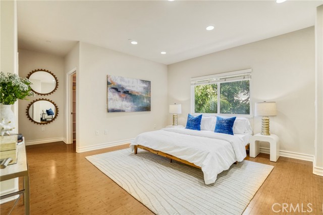 Detail Gallery Image 14 of 38 For 11923 Darlington Ave #302,  Los Angeles,  CA 90049 - 3 Beds | 3 Baths