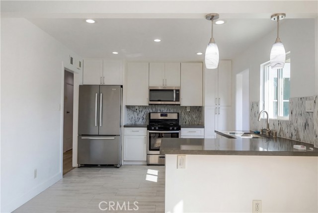 Detail Gallery Image 4 of 11 For 2818 W Bridgeport, Anaheim,  CA 92804 - 3 Beds | 1/1 Baths