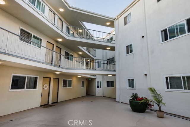 3rd floor courtyard
