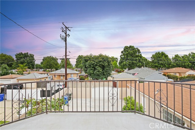 Image 30 of 45 For 9618 Samoline Avenue