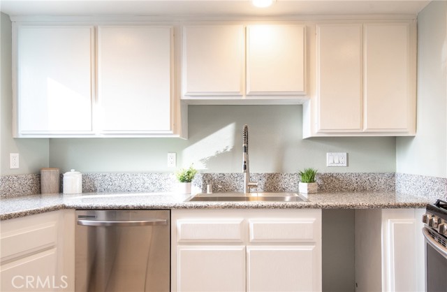 18202 Kingsdale Avenue, Redondo Beach, California 90278, 2 Bedrooms Bedrooms, ,1 BathroomBathrooms,Residential,Sold,Kingsdale,WS22015615