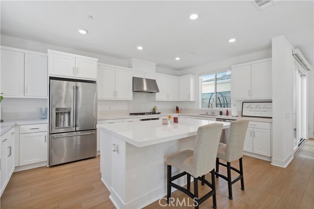 Detail Gallery Image 7 of 28 For 27321 Great Divide Lane, Valencia,  CA 91381 - 4 Beds | 2 Baths