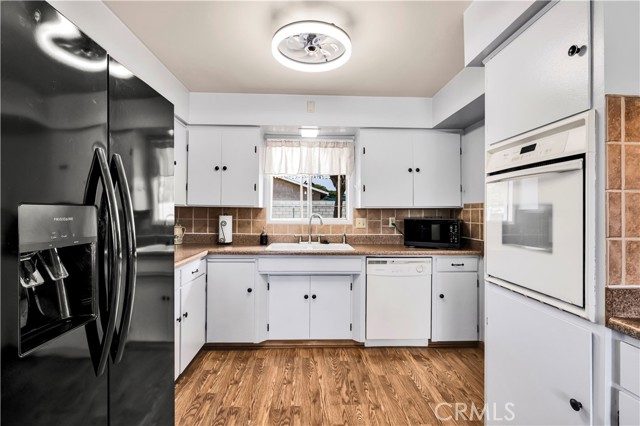 Detail Gallery Image 12 of 60 For 6919 Lennox Ave, Yucca Valley,  CA 92284 - 3 Beds | 2 Baths