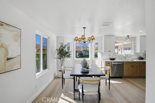 Detail Gallery Image 9 of 52 For 1069 Belleza St, Camarillo,  CA 93012 - 2 Beds | 2 Baths