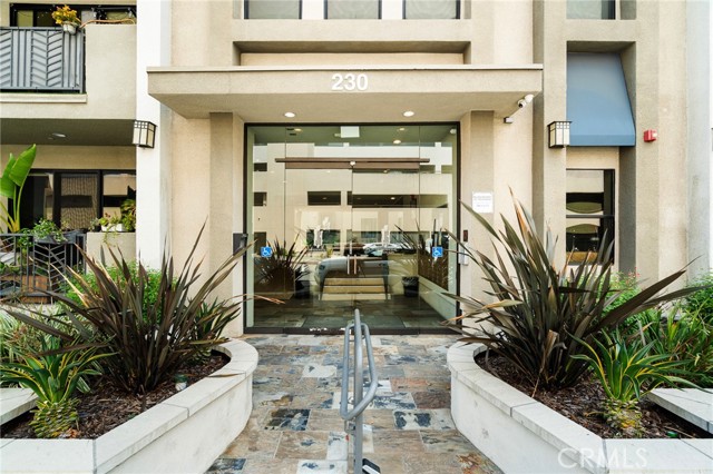 230 S Jackson