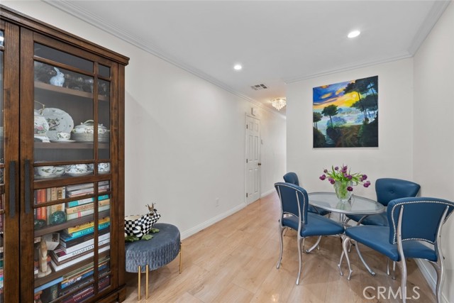 13936 Magnolia Boulevard, Sherman Oaks CA: https://media.crmls.org/medias/c375d263-6d86-4dd3-bade-ab10afafbc80.jpg