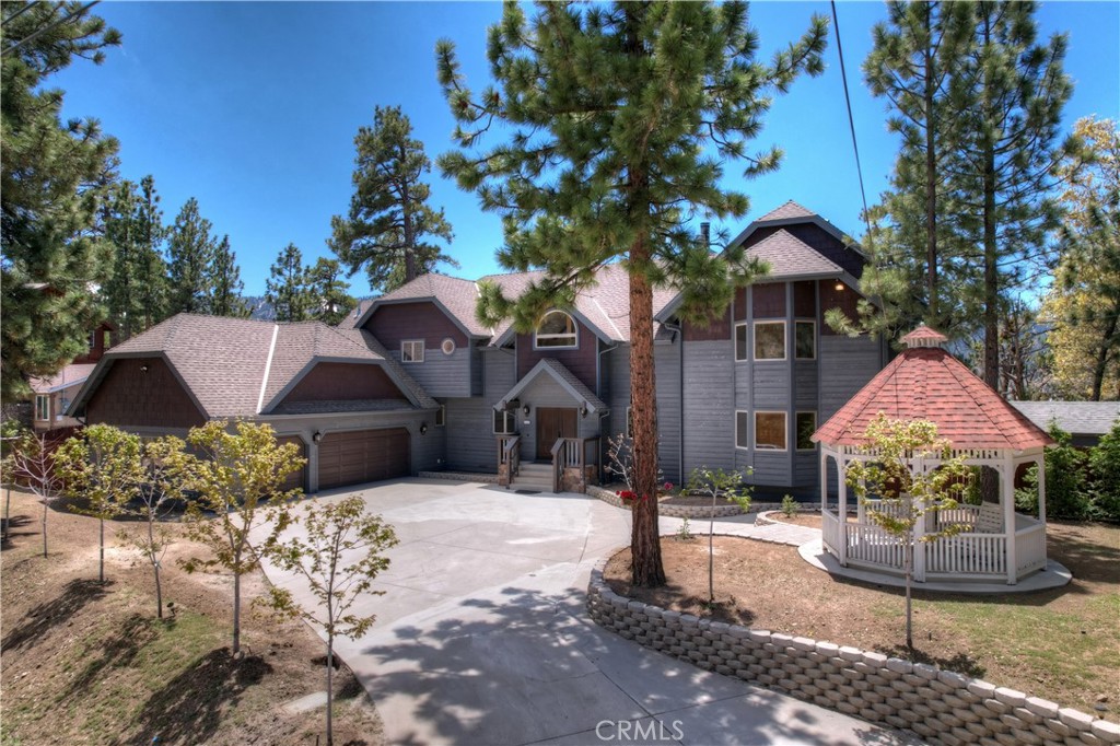 727 Villa Grove Avenue