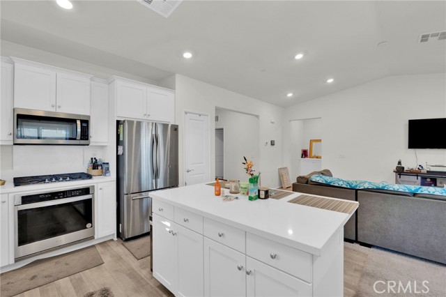 Detail Gallery Image 12 of 27 For 15389 Diamond, Victorville,  CA 92394 - 3 Beds | 2 Baths