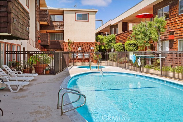Detail Gallery Image 27 of 36 For 5414 Newcastle Ave #66,  Encino,  CA 91316 - 2 Beds | 2 Baths