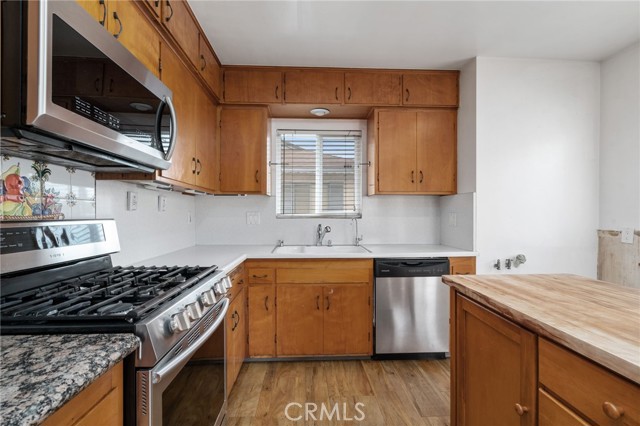 2705 182nd Place, Redondo Beach, California 90278, 2 Bedrooms Bedrooms, ,2 BathroomsBathrooms,Residential,Sold,182nd,CV21196402