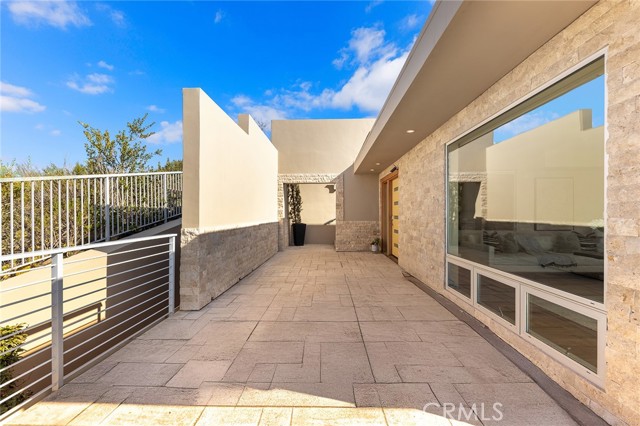 3355 Alta Laguna Boulevard, Laguna Beach CA: https://media.crmls.org/medias/c3779290-750c-4258-b320-49ec0a2e527f.jpg
