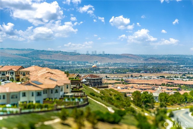 104 Eversedge, Irvine CA: https://media.crmls.org/medias/c377a3e1-ac95-4388-989d-90893493d570.jpg