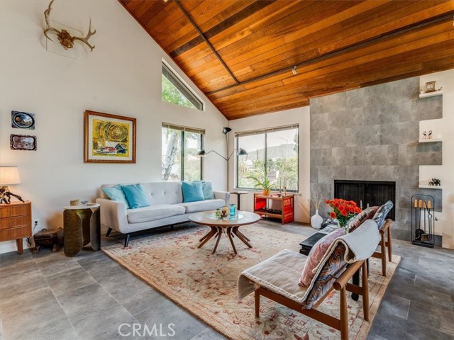 1750 La Luna Court, San Luis Obispo CA: https://media.crmls.org/medias/c377d082-82ae-410b-af96-e47f78622c39.jpg