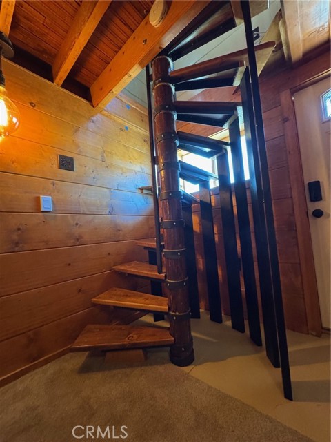 Detail Gallery Image 10 of 38 For 24998 Ocean View Dr, Crestline,  CA 92325 - 1 Beds | 1 Baths