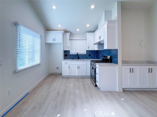 7864 Clearfield Avenue, Panorama City CA: https://media.crmls.org/medias/c378c22e-99b2-4216-8695-f9029f0c3ab7.jpg
