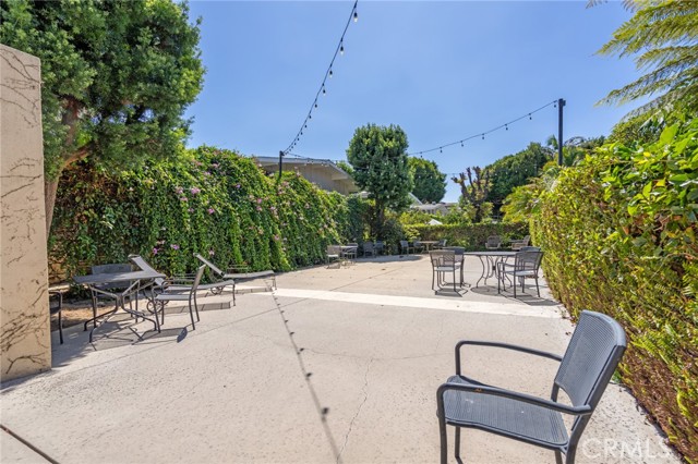 4040 Grand View Blvd, Los Angeles CA: https://media.crmls.org/medias/c3790567-c81f-4cdc-abff-5e17c82be0b5.jpg