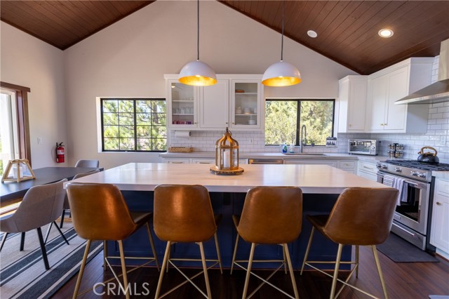 43866 Mendocino Drive, Big Bear Lake CA: https://media.crmls.org/medias/c379359f-d484-4cfe-9ff0-2b78de5c05af.jpg