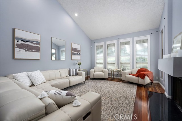 Front Image Thumbnail for CRPW26226563