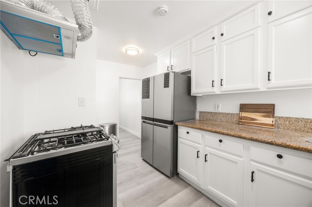 Detail Gallery Image 9 of 34 For 17875 Merrill, Fontana,  CA 92335 - 3 Beds | 1/1 Baths