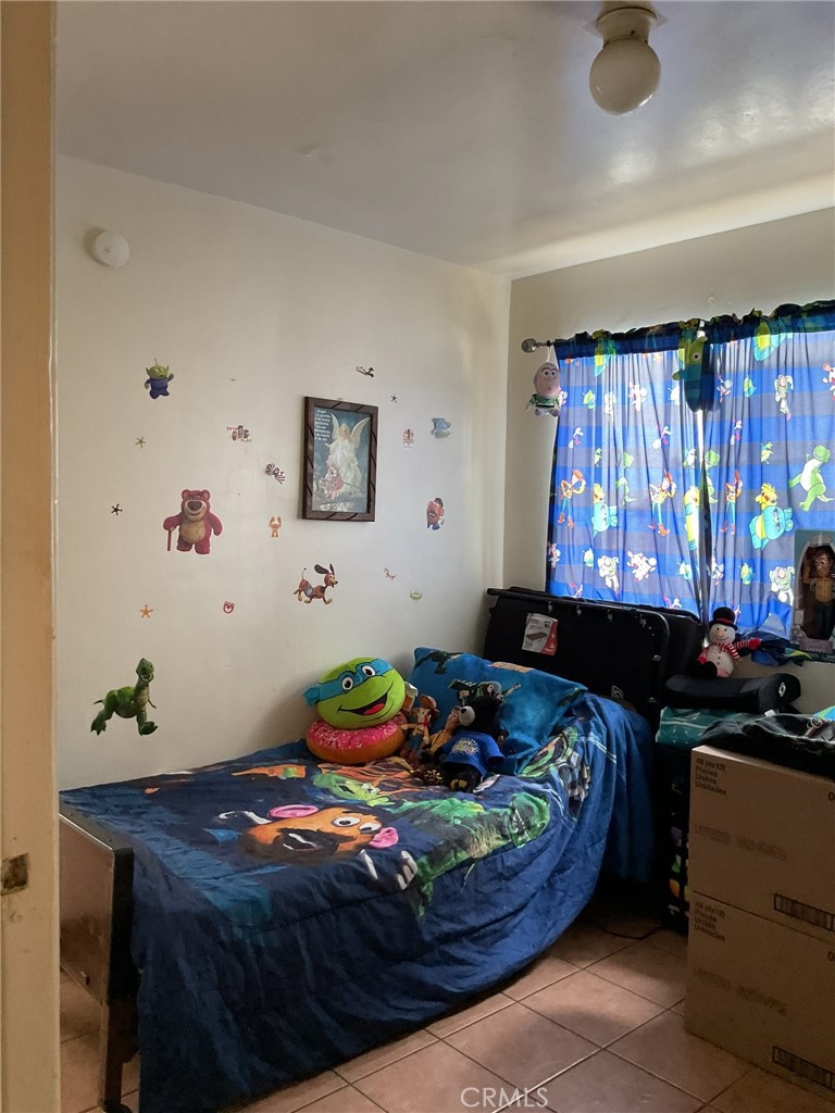 https://media.crmls.org/medias/c37ae427-8930-411a-85b2-7d76d42efdb4.jpg?preset=X-Large