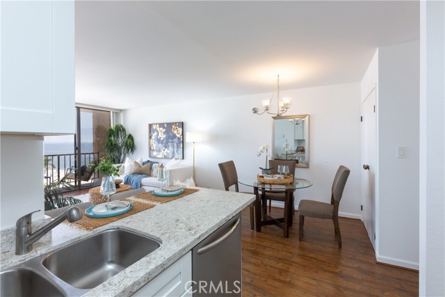 1750 E Ocean Boulevard, Long Beach CA: https://media.crmls.org/medias/c37afec4-581b-469f-977f-8b2c54cd293e.jpg