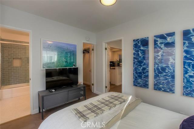 200 Moonstone Street, Manhattan Beach CA: https://media.crmls.org/medias/c37b72c6-feb1-4c0c-ba68-bf11857facbc.jpg