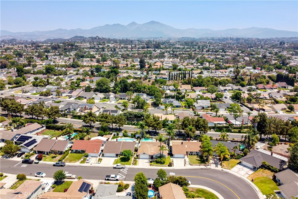 MLS #OC25175888 image #44