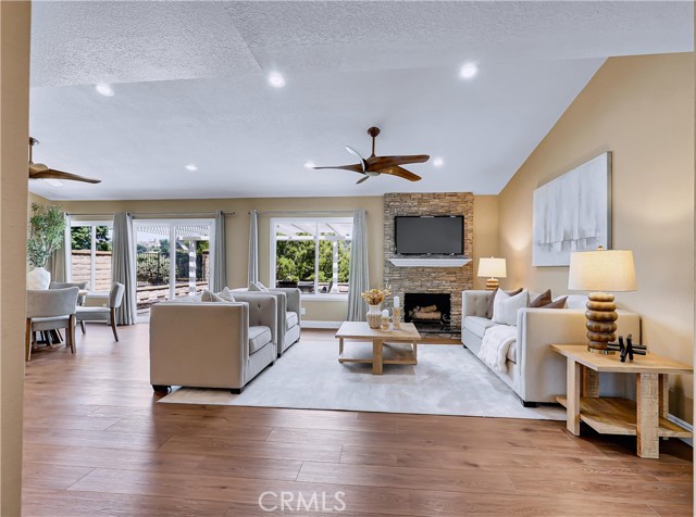 22182 Platino, Mission Viejo CA: https://media.crmls.org/medias/c37c794b-3c61-4ba2-a877-fa381bc6a107.jpg
