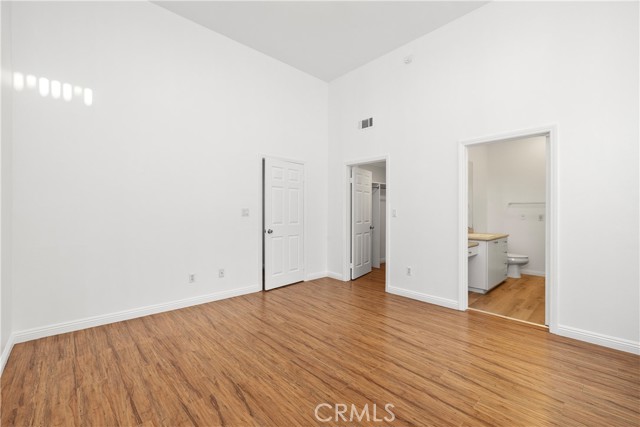 Detail Gallery Image 21 of 39 For 4845 Elmwood #C,  Los Angeles,  CA 90004 - 3 Beds | 3 Baths