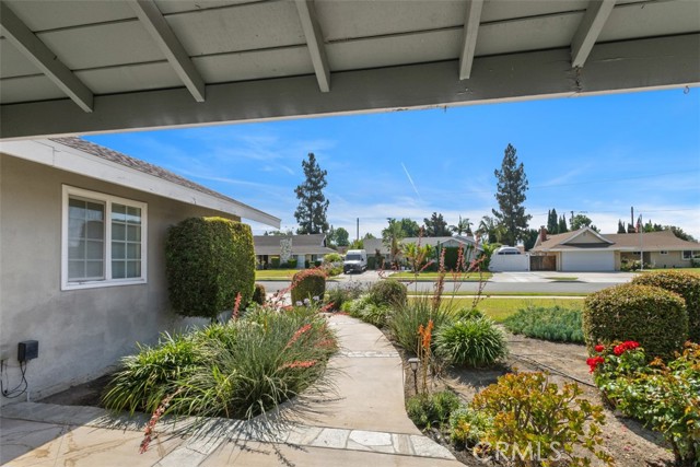 2692 N Fernside St, Orange CA: https://media.crmls.org/medias/c37dc9bd-0537-4add-8c01-de937ca8f457.jpg